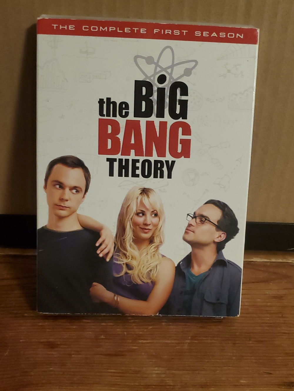 The Big Bang Theory: The Complete First Season - White/Red Cover